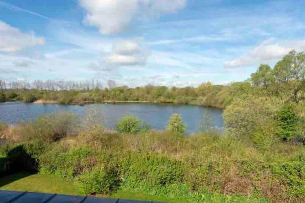 Reed Warbler - Hm111 - Lower Mill Estate Penthouse Apartment With Spa Access Somerford Keynes Bagian luar foto