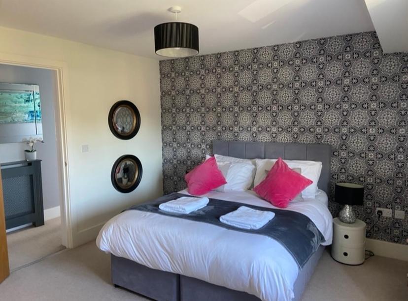 Reed Warbler - Hm111 - Lower Mill Estate Penthouse Apartment With Spa Access Somerford Keynes Bagian luar foto