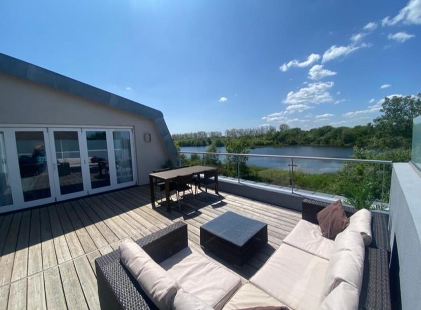 Reed Warbler - Hm111 - Lower Mill Estate Penthouse Apartment With Spa Access Somerford Keynes Bagian luar foto