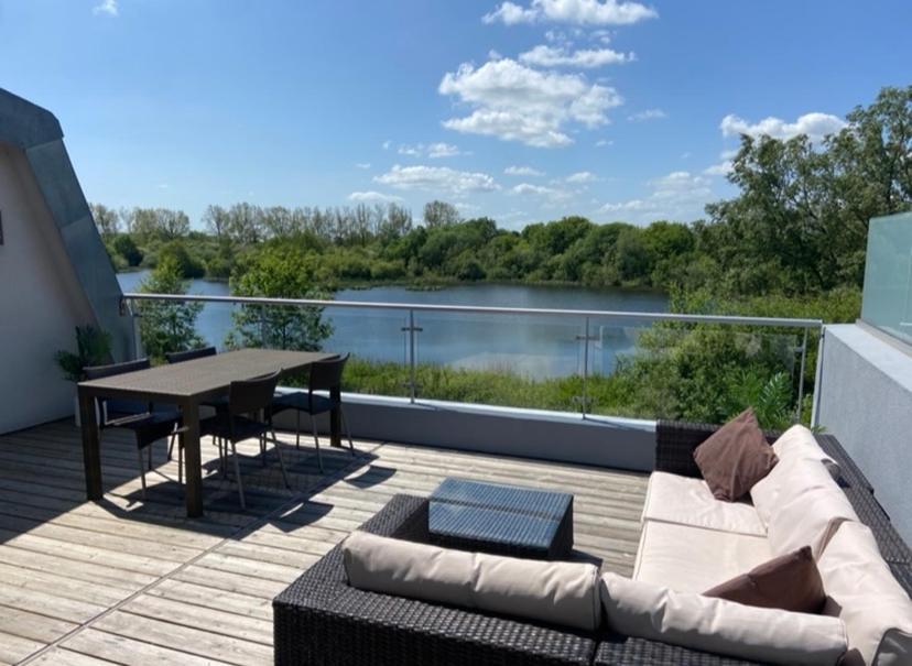 Reed Warbler - Hm111 - Lower Mill Estate Penthouse Apartment With Spa Access Somerford Keynes Bagian luar foto